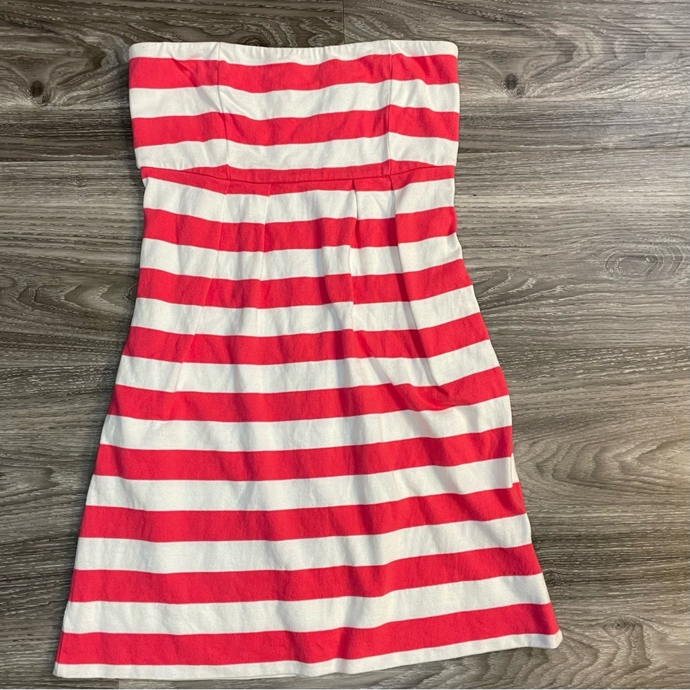 GAP Striped Red and White Strapless Dress.
Size 6